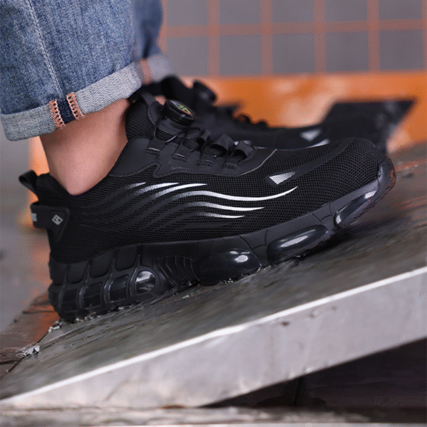 New men's safety shoes with anti smashing and anti piercing steel toe caps, fly woven lightweight protection and wear-resistant work shoes - Image 4