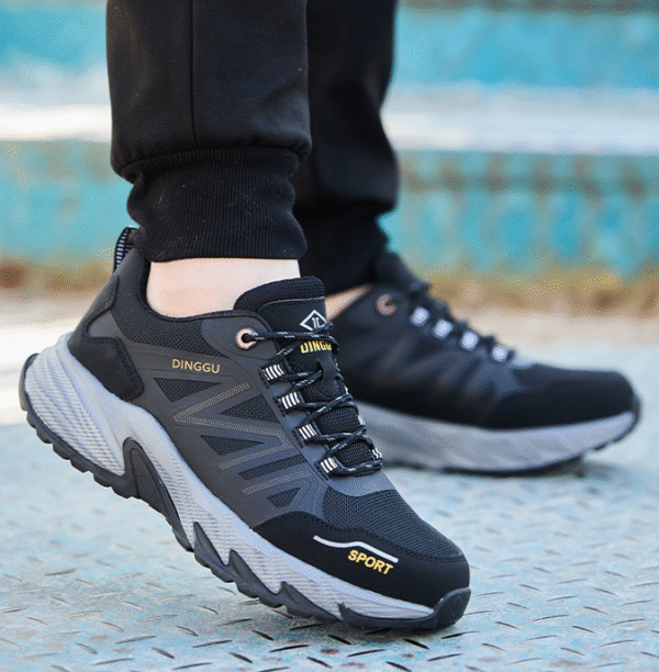 Labor protection shoes for men with anti smashing and anti piercing steel toe caps, wear-resistant, breathable, and odor resistant safety work shoes - Image 5